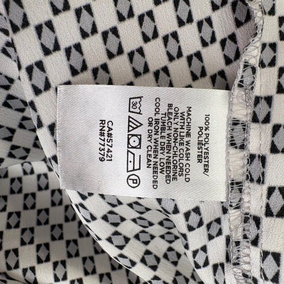 Ann Taylor Petite Geometric Print Button Up Shirt Top Womens‎ Size L NWT - Picture 7 of 7